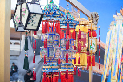 故宮萬壽燈天燈宮燈拍出兩千多萬元,用于資助貧困地區教育